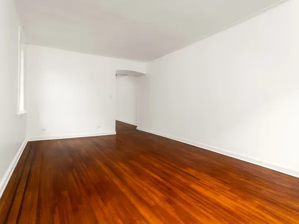 310 West 55th Street image 4 of 8