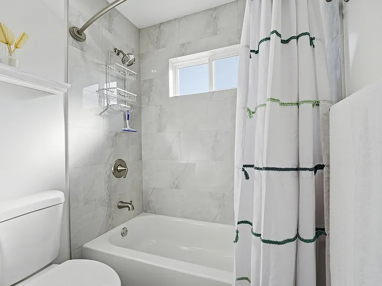 1668 Belford Ave — Photo 21