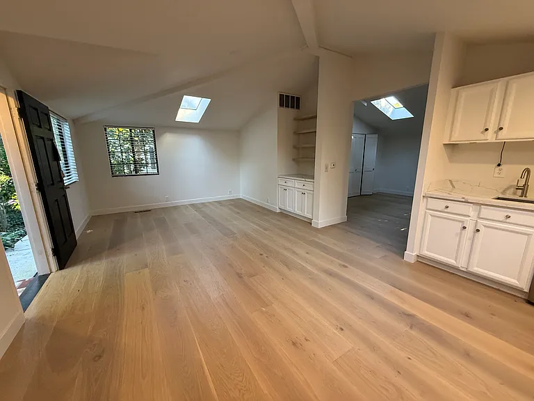 360 Stanford Ave #360A — Photo 3