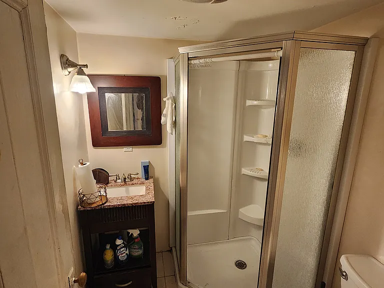 18 Perry St #1 — Photo 2