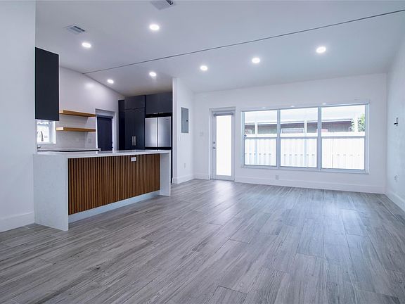 2nd image of 245 SW 20th Street