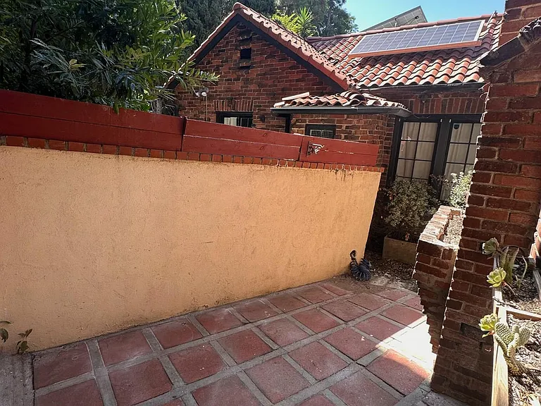 2074 Paramount Dr — Photo 10