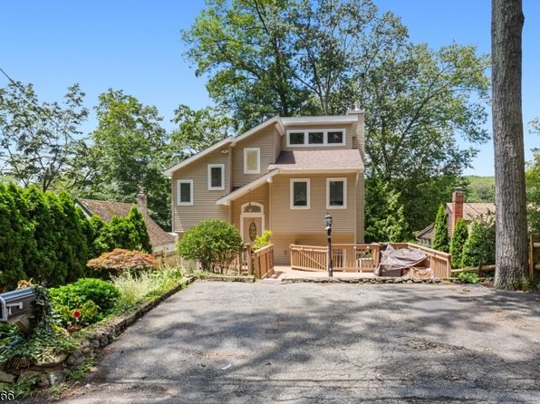 14 Lakeside Trl