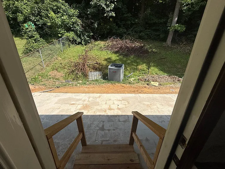 1201 Eastbrook Dr — Photo 23