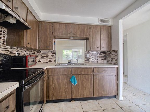 4th image of 4242 Redcliff Pl #C