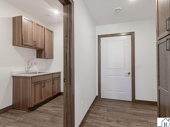 4th image of 220 Copper Village Cir