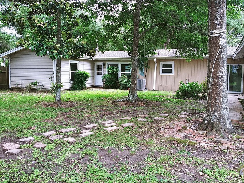 1805 Willow St, Liberty, TX 77575 Zillow