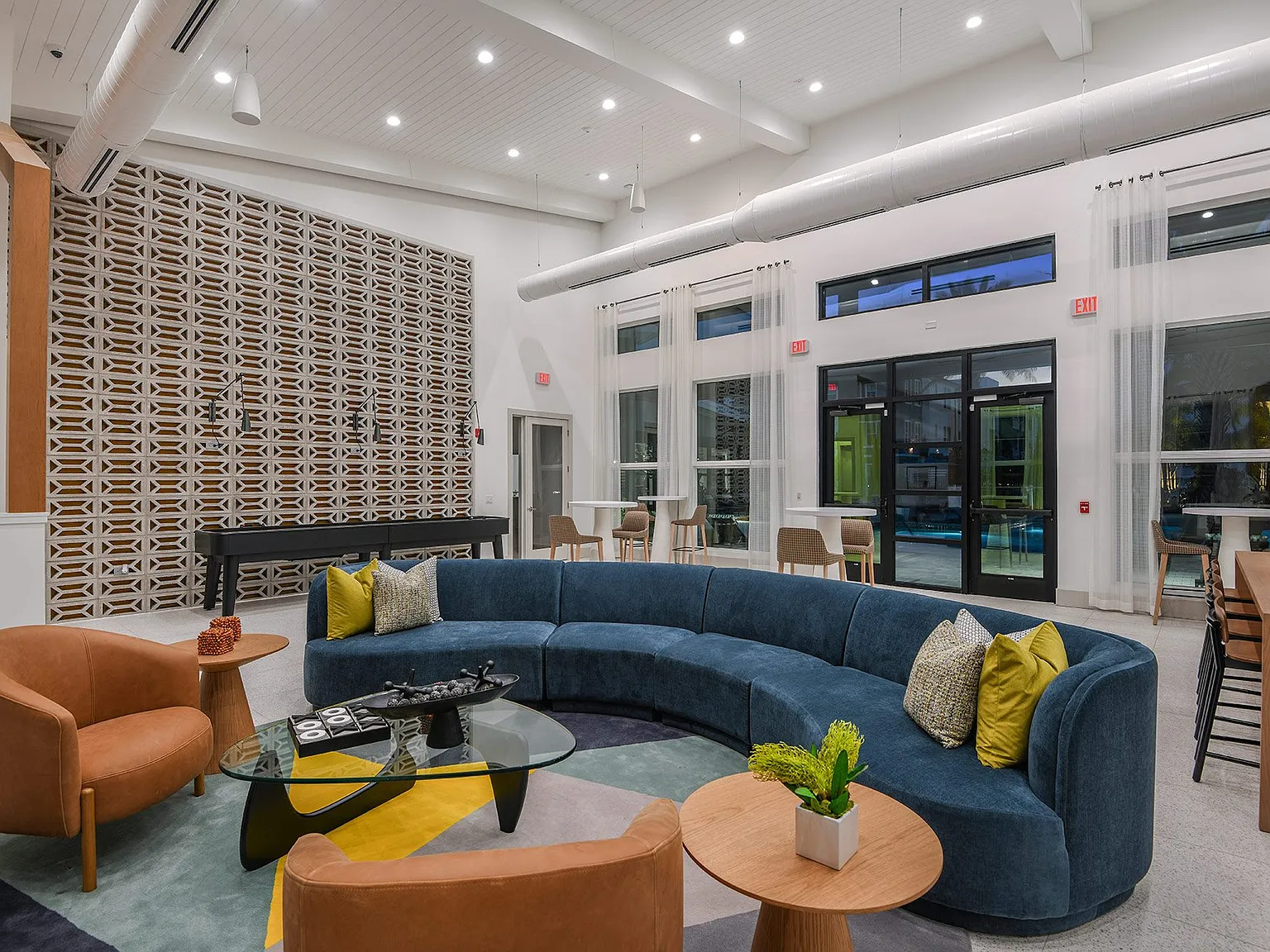 The Easton Riverview Apartments — Photo 4