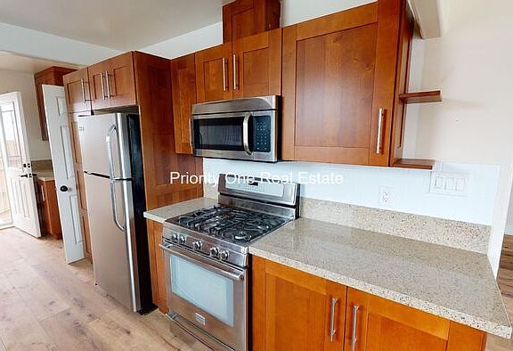 5th image of 3368 Monroe Ave