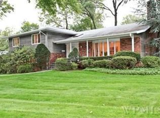 41 Country Club Rd, Eastchester, NY 10709