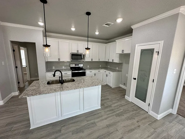 1615 Sideoats Ln — Photo 3
