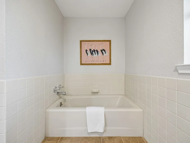 9734 Queenswood Ln — Photo 26