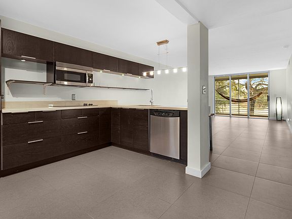 4th image of 3503 Oaks Way #202