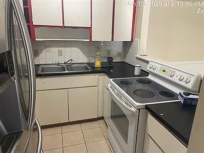 3rd image of 213B Arricola Ave