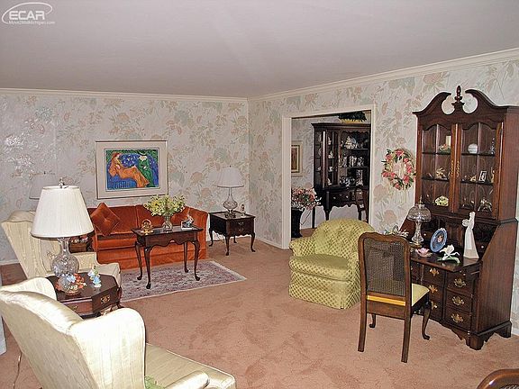 5th image of 559 Boutell Dr