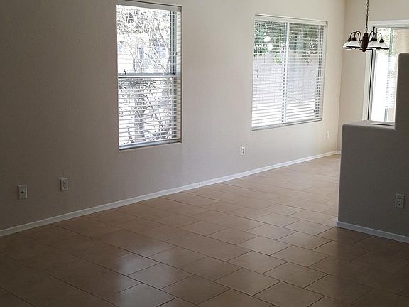 4th image of 7681 W Foothill Dr