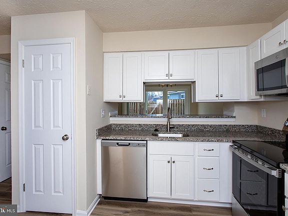 5th image of 3147 Heathcote Rd