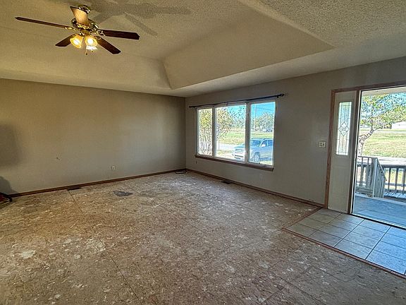 4th image of 1015 W Hollywood Dr