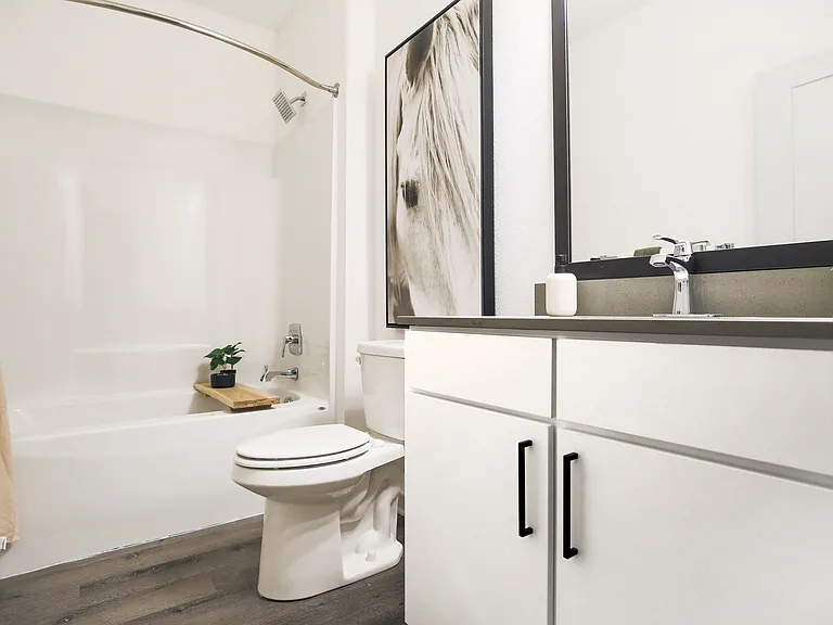 Livery Modern Apartments — Photo 14