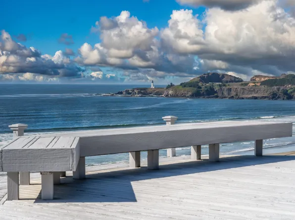 2407 NW Pacific St, Newport, OR 97365