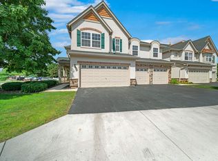 415 Bay Tree Cir, Vernon Hills, IL 60061
