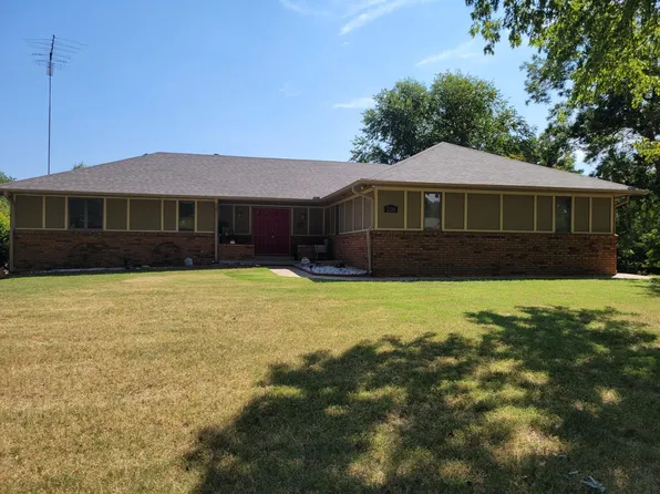 2320 N Timber Lane Dr, Arkansas City, KS 67005