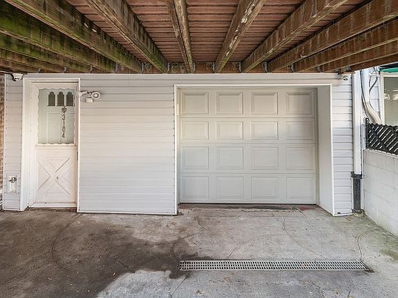 4th image of 3104 Avenue