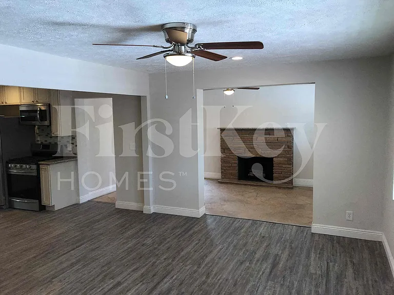 7427 E McKinley St — Photo 6