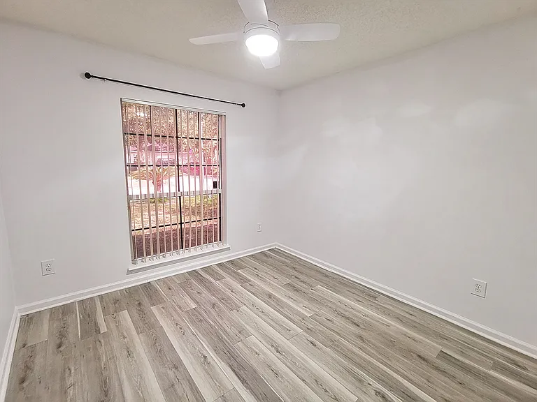 2107 E Willesdon Dr — Photo 18