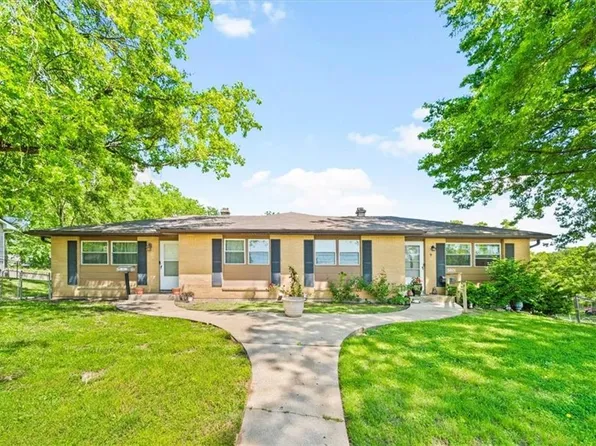 5601/5603 N Strathbury Dr, Kansas City, MO 64151