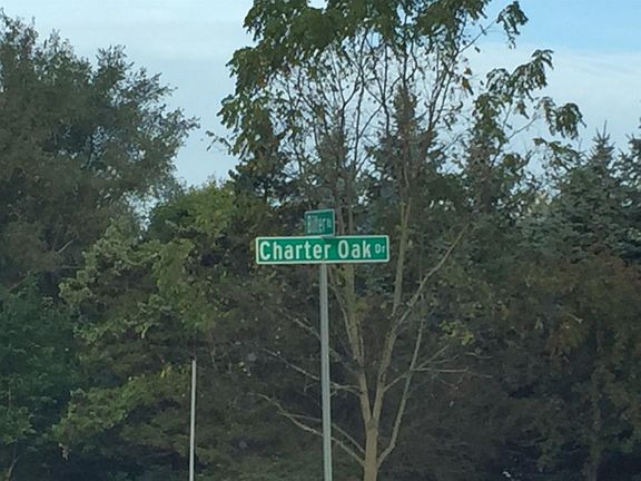 5th image of 2627 Charter Oak Dr
