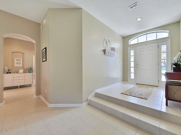 4th image of 1564 Drury Ct