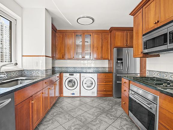 3rd image of 50 E 89th St #12D