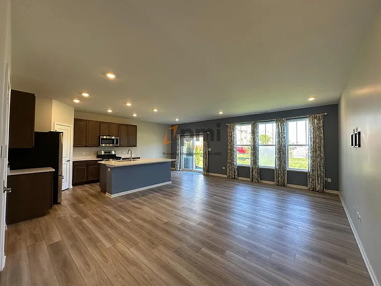 8366 Kannon Dr — Photo 5