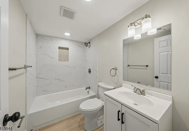 136 Elm St #1 — Photo 10