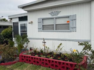 1A Holiday Pl, Tavares, FL 32778