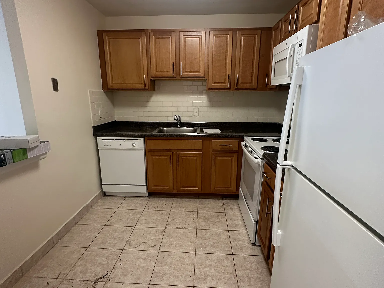 1 bed, 99999 sqft, $2,700 — Photo 3