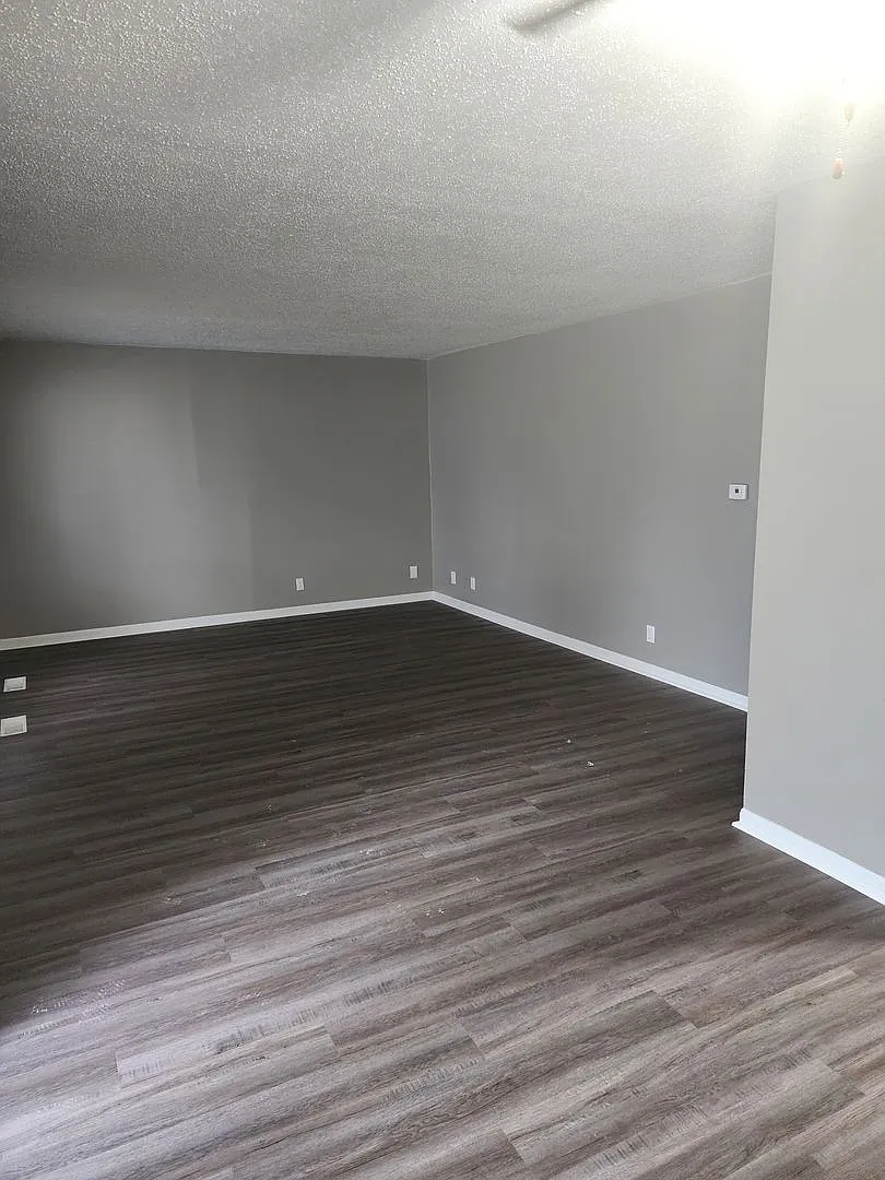 Building Photo - 106 Nottingham Way