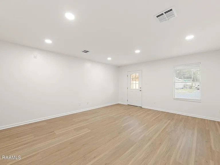 503 Joan St — Photo 2