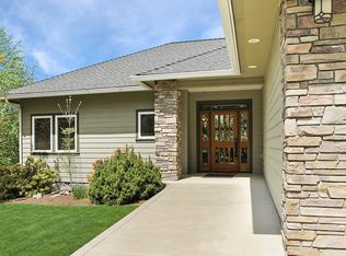 1726 NE Reagan Dr, Roseburg, OR 97470