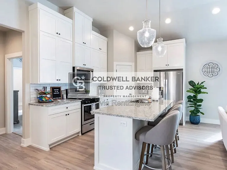 1004 N Fulton Ave — Photo 4