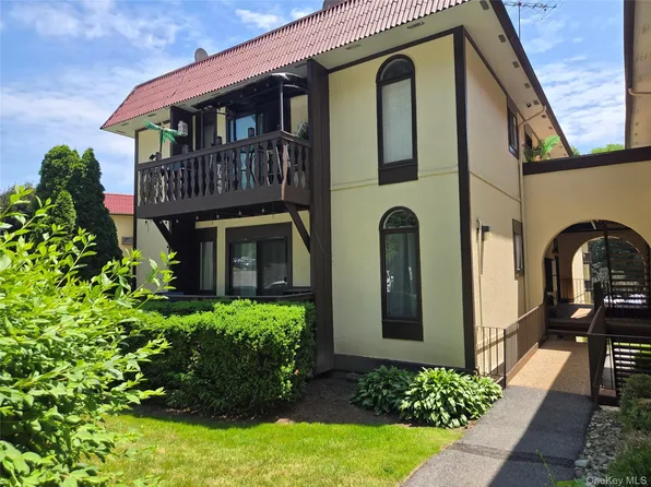 13 Granada Crescent #7, White Plains, NY 10603