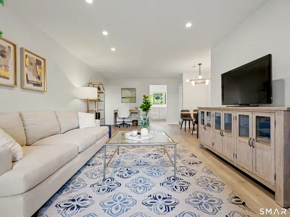 102 Rowayton Woods Drive #102, Norwalk, CT 06854