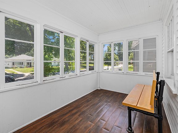 4th image of 821 Pemberton Dr
