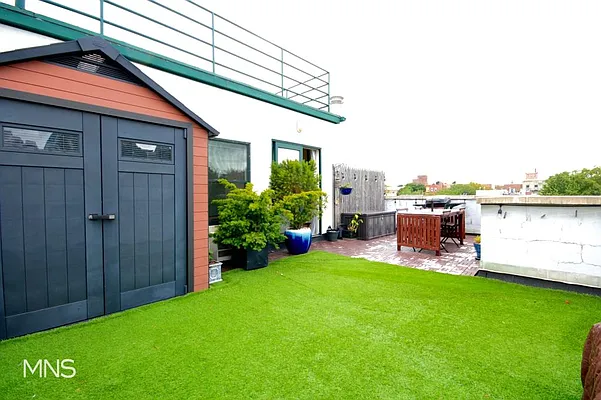 Rented by MNS | media 20