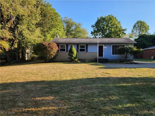 498 Eastwood Ave, Tallmadge, OH 44278