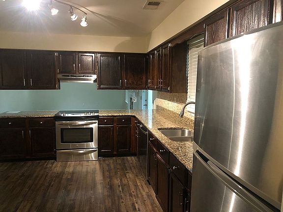 4th image of 500 Windsor Castle Ct