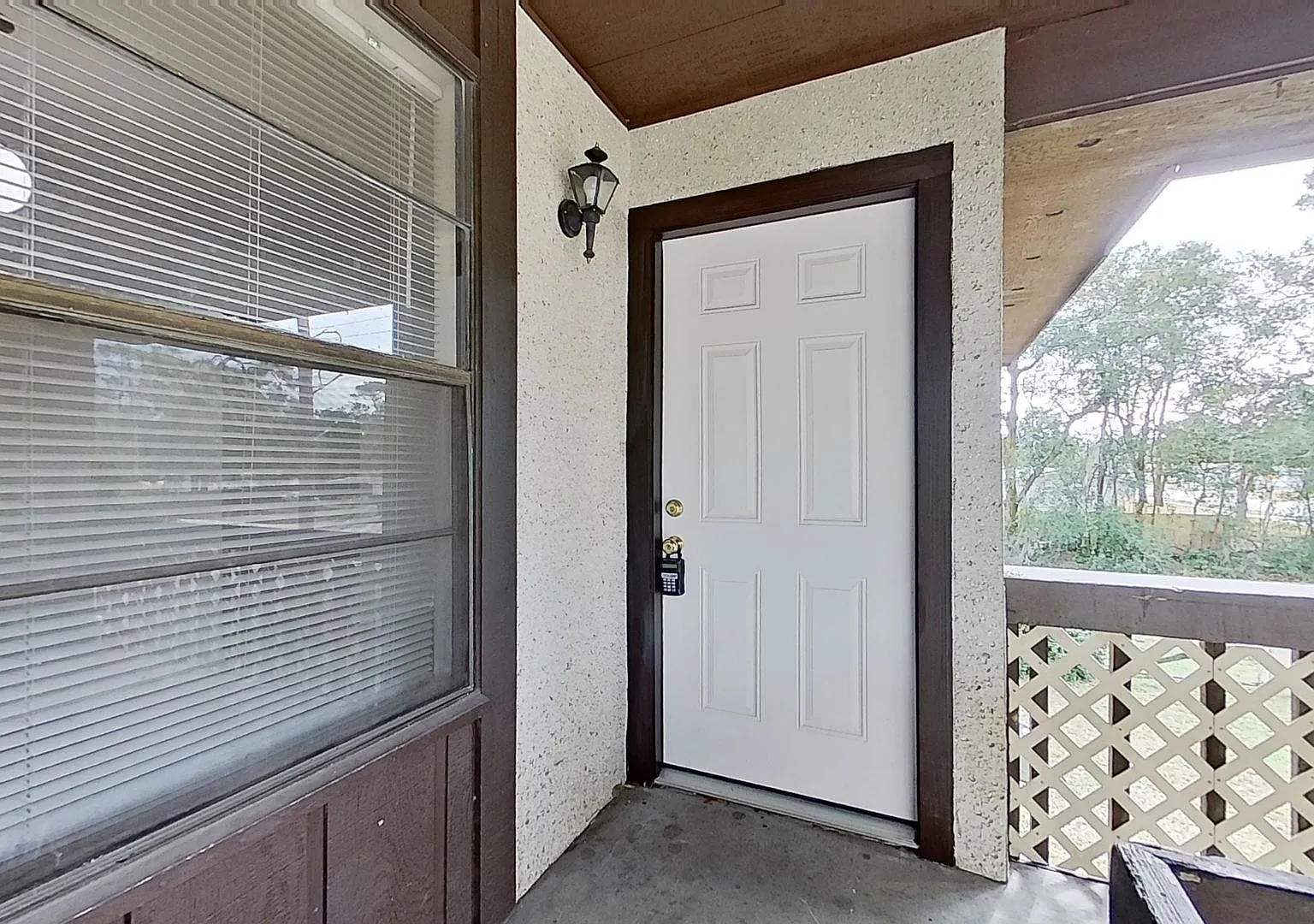 Beautiful Upstairs 2 bedroom 1 1/2 bath Apartment in Orange Park.! — Photo 2