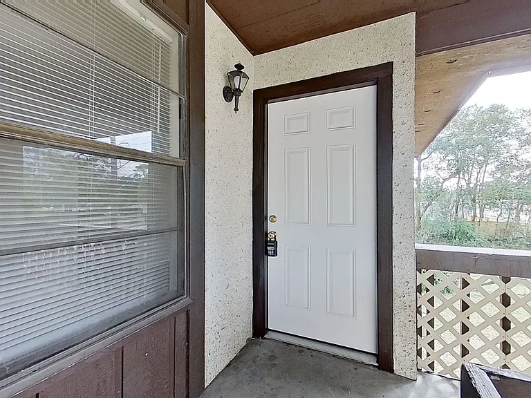 477 Crabapple Ct #C — Photo 2