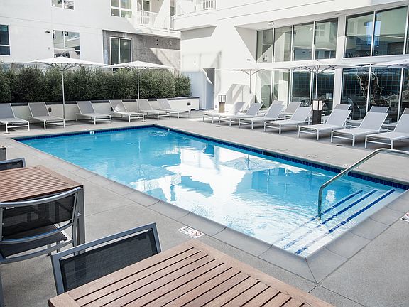 4th image of 1243 S Olive St APT 747